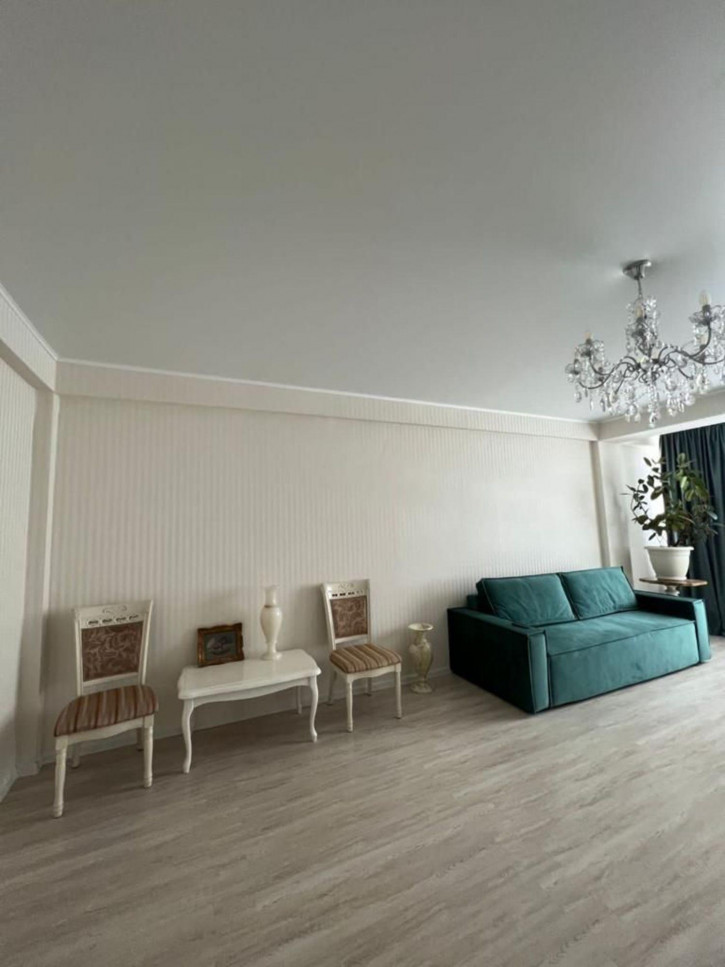 3-комн квартира Власова ул, 4