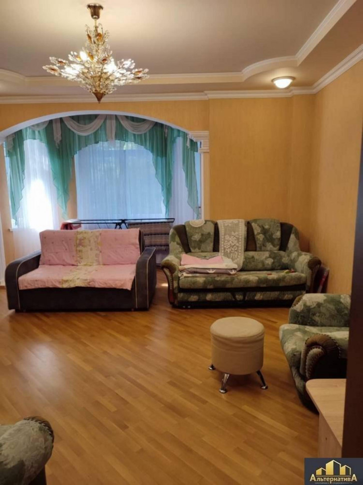 3-комн квартира Велинградская ул.