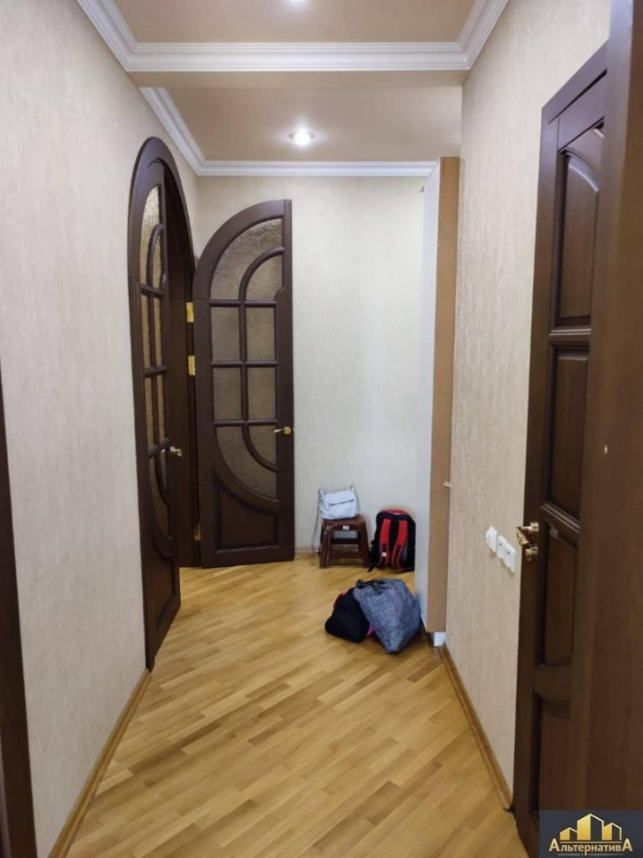 3-комн квартира Велинградская ул.