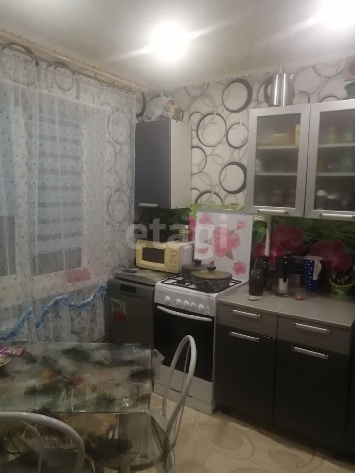 2-комн квартира Российская, 15
