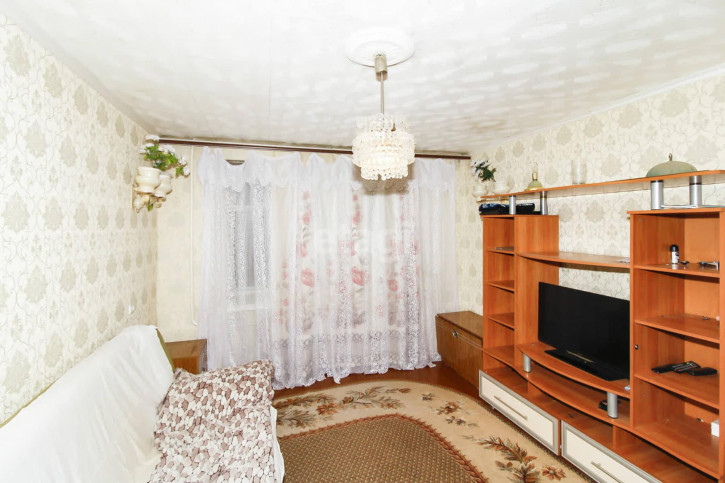 2-комн квартира Барнаульская, 42