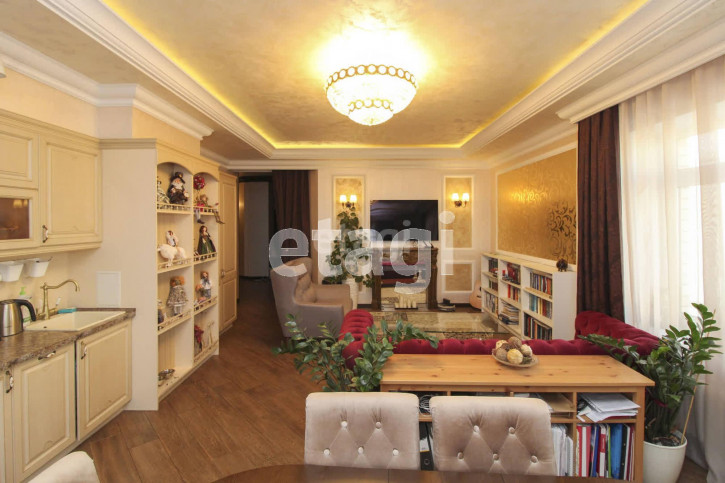 3-комн квартира Максима Горького, 42а