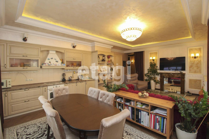 3-комн квартира Максима Горького, 42а