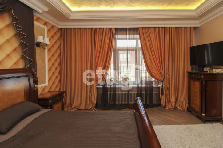 3-комн квартира Максима Горького, 42а
