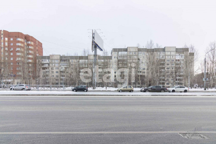 3-комн квартира Широтная, 83