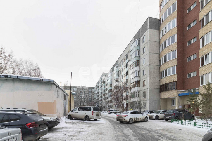 3-комн квартира Широтная, 83