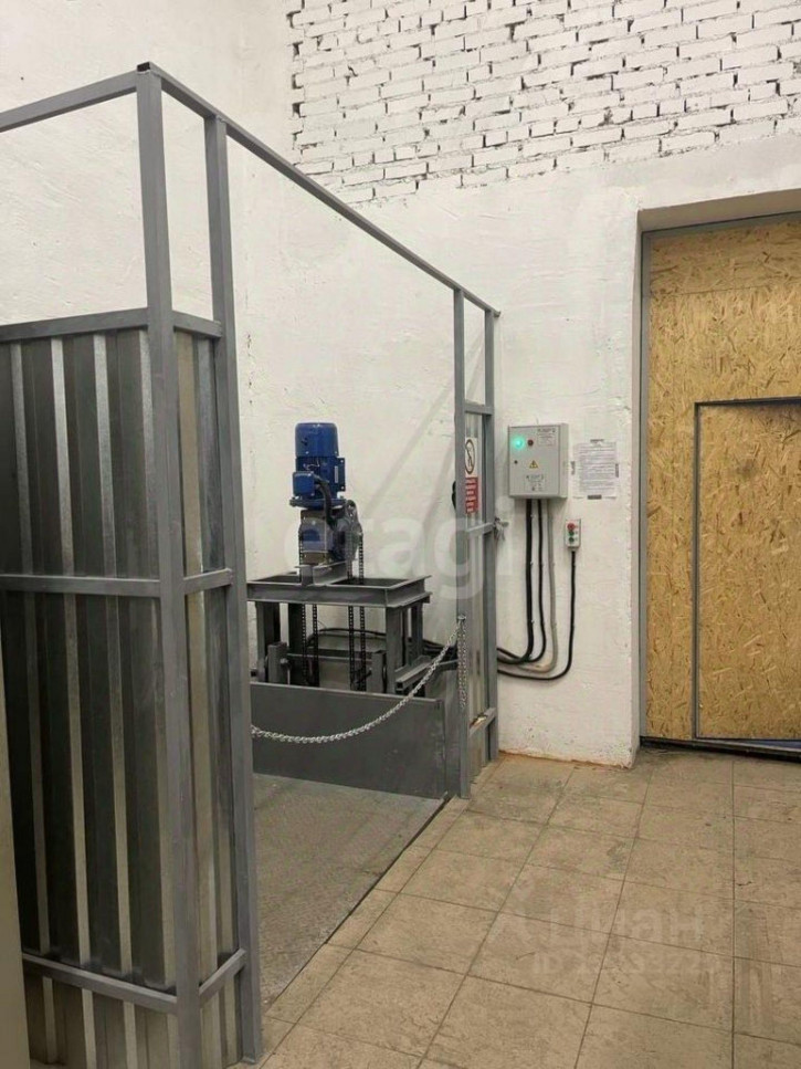 Склад улица Альпинистов, 77В,  д. 77В