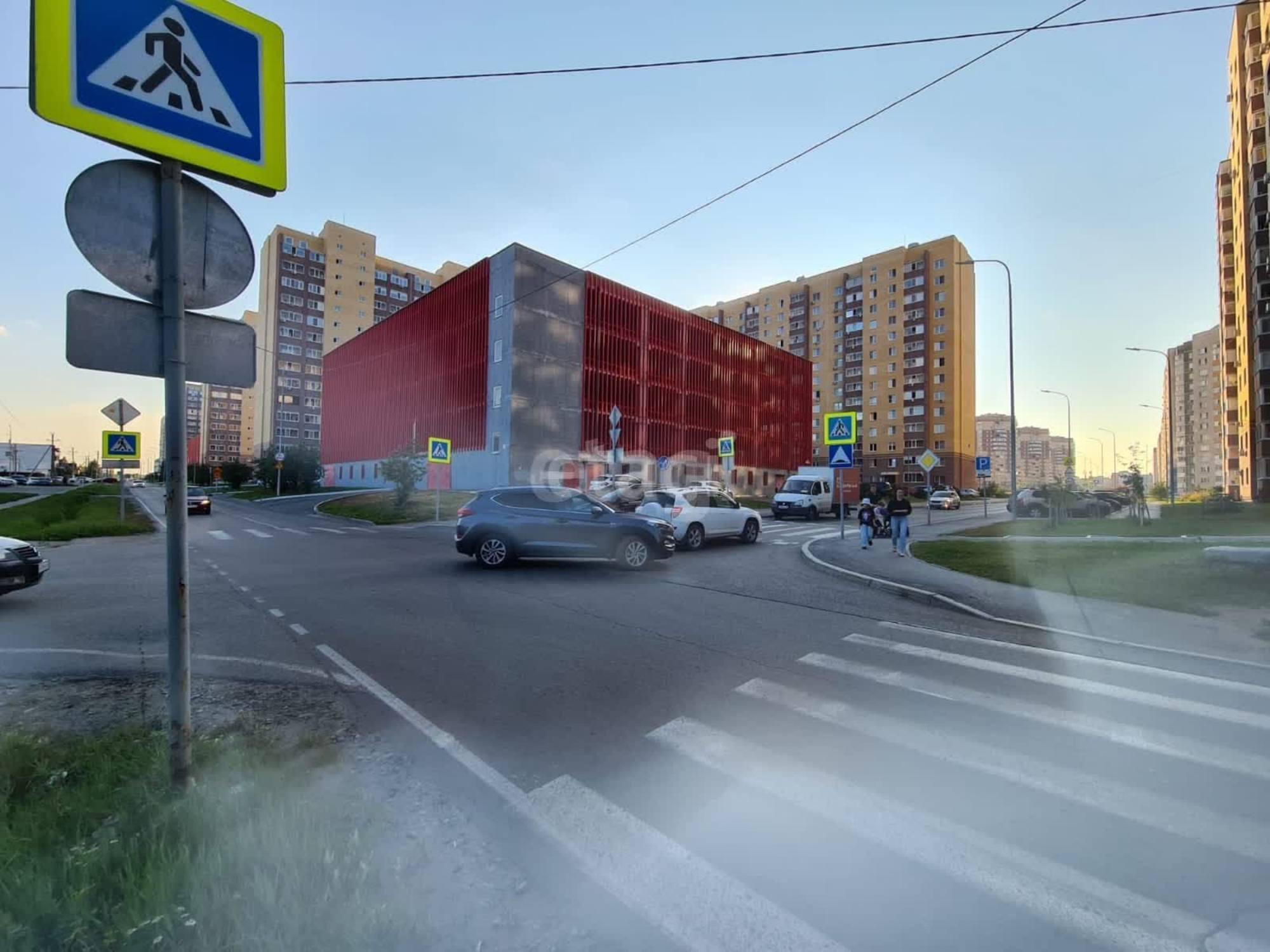 Сдать торговое помещение за 80 000 рублей на Линейная 13