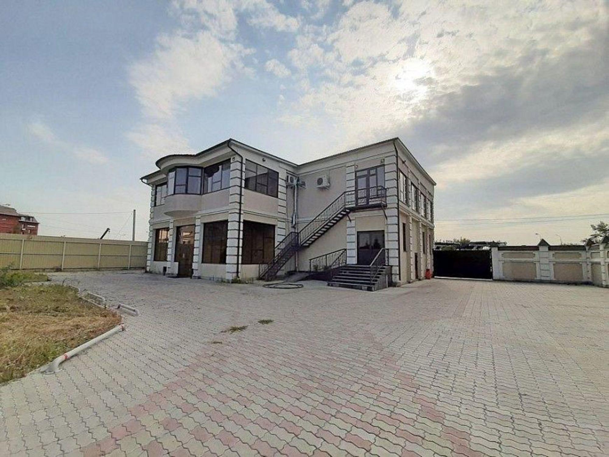 Купить помещение свободного назначения за 120 000 000 рублей на ул Нариманова, 15А