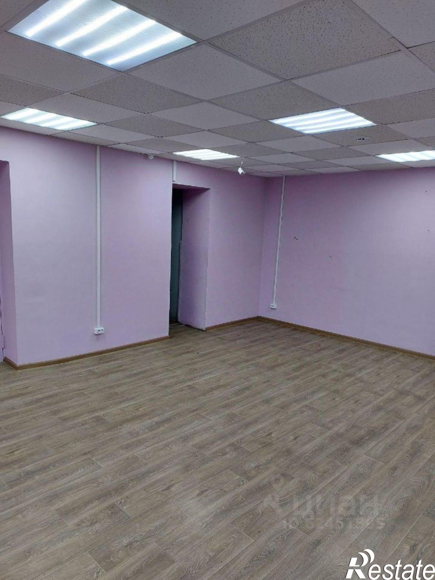 Купить торговое помещение за 12 000 100 рублей на улица Мира, 51