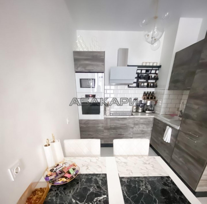 2-комн квартира улица Авиаторов, 4Г