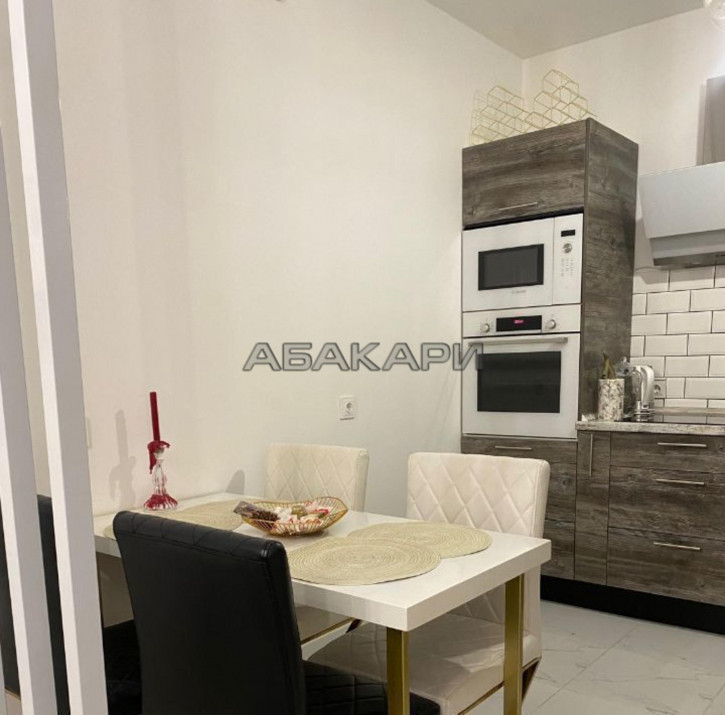 2-комн квартира улица Авиаторов, 4Г