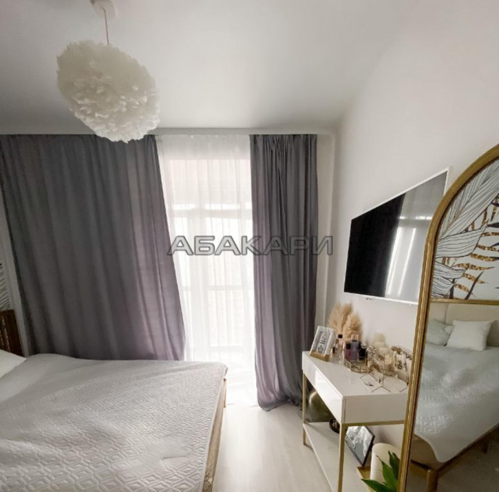 2-комн квартира улица Авиаторов, 4Г