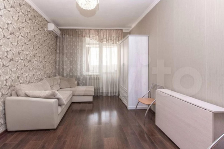 1-комн квартира Комарова улица, 101