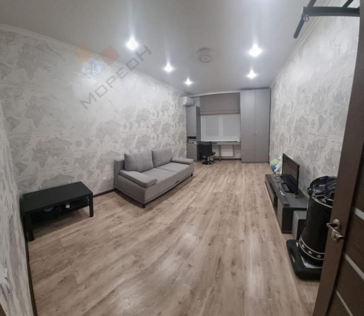 3-комн квартира Командорская ул, 5