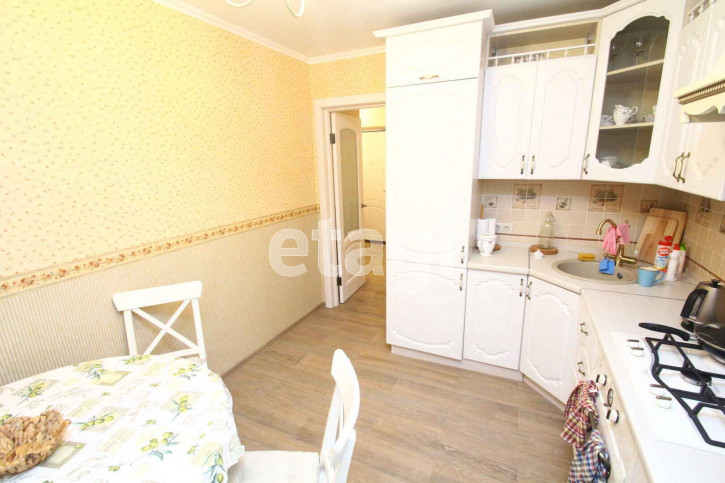 2-комн квартира Венеция мкр., 44