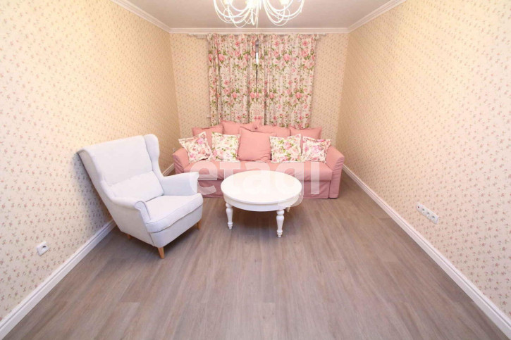 2-комн квартира Венеция мкр., 44