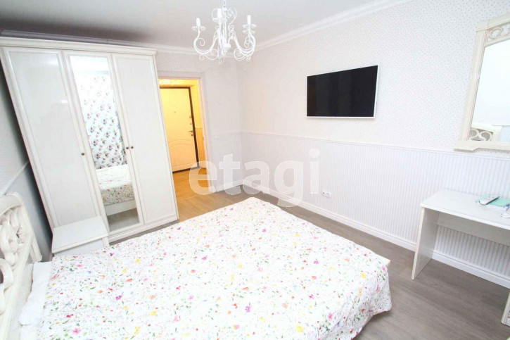 2-комн квартира Венеция мкр., 44
