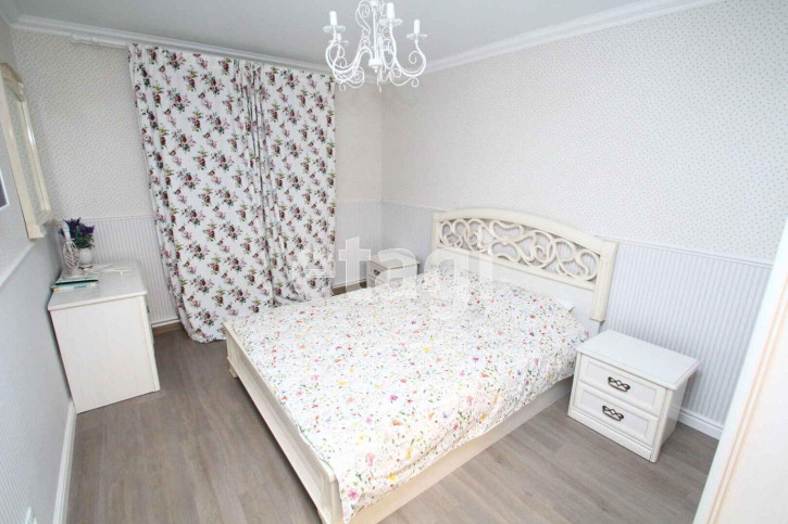 2-комн квартира Венеция мкр., 44