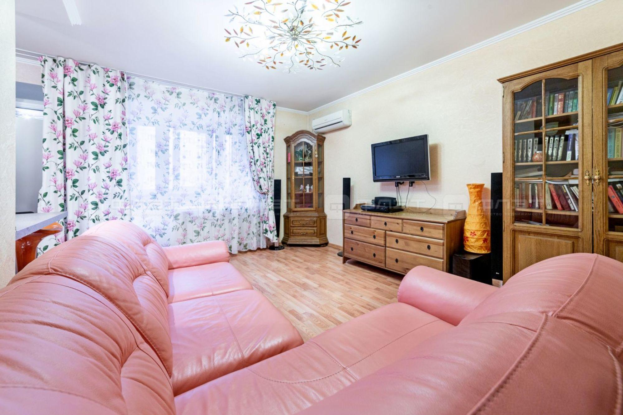 Купить квартиру за 8 399 000 рублей на ул. Космонавтов, дом 42