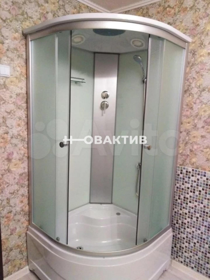 Комната Жуковского, 105