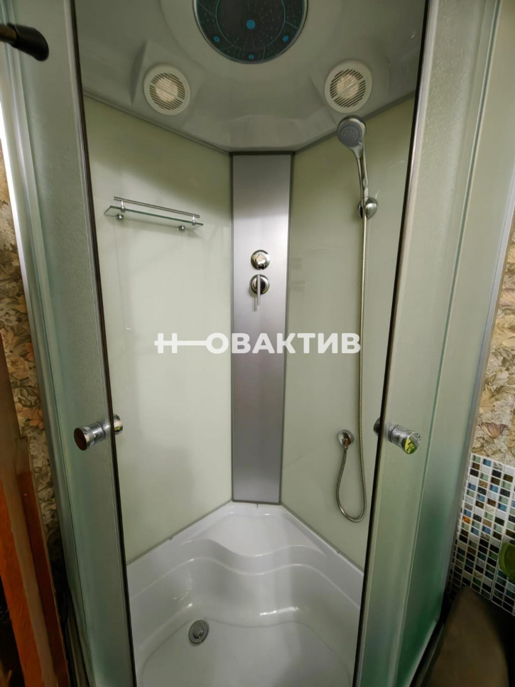 Комната Жуковского, 105