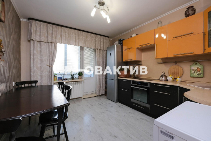 3-комн квартира Тюленина, 14