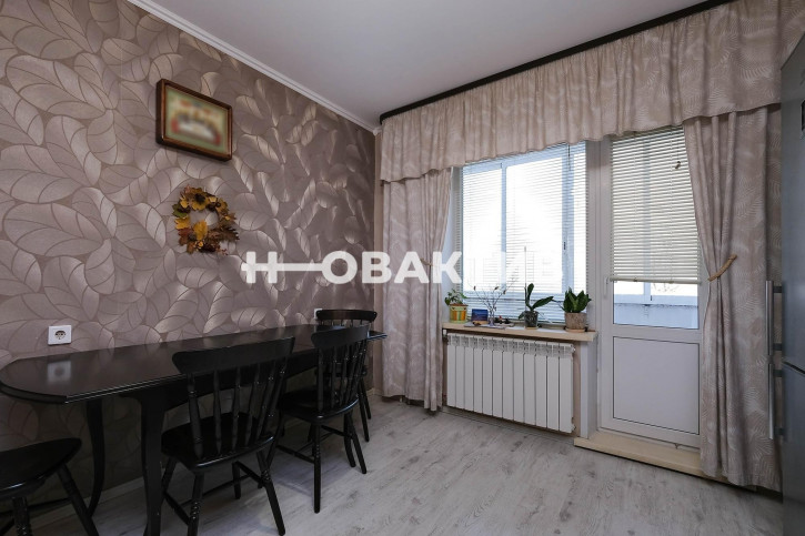 3-комн квартира Тюленина, 14