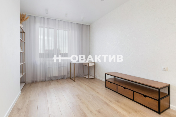 1-комн квартира Виктора Уса, 1/1