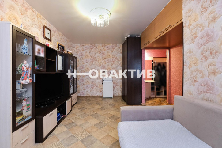 2-комн квартира Аксёнова, 48