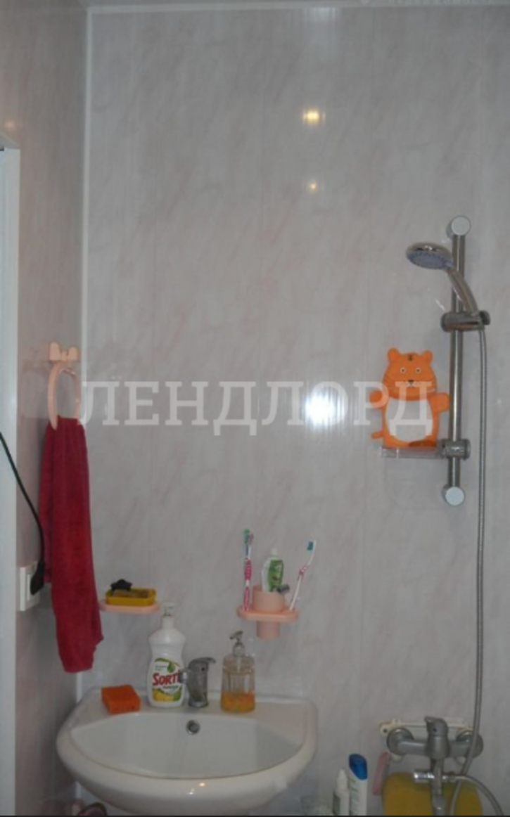 2-комн квартира улица 17-я Линия, 5