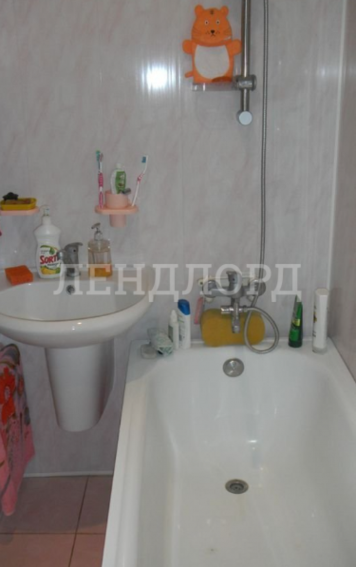 2-комн квартира улица 17-я Линия, 5