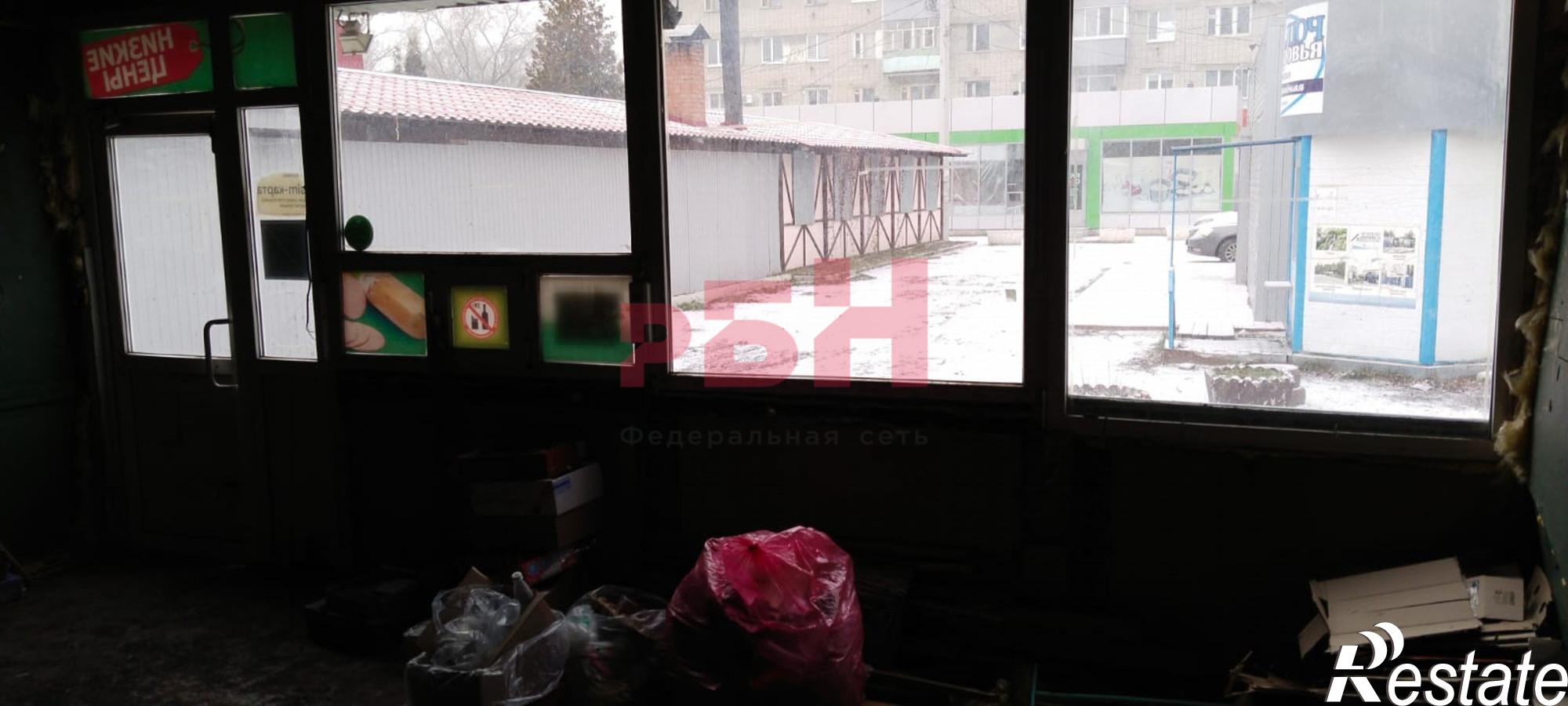 Купить торговое помещение за 450 000 рублей на Кузоватовская ул., 33, литера а
