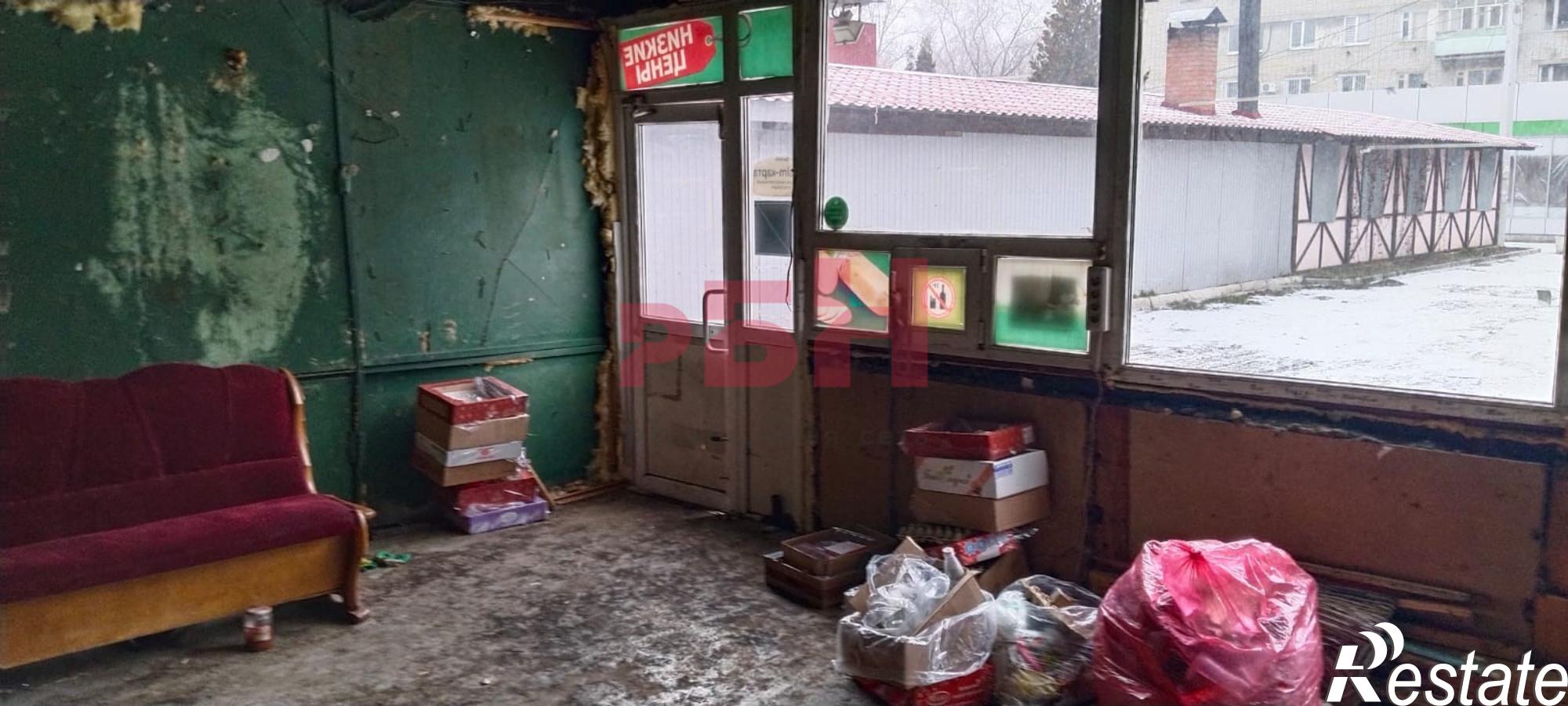 Купить торговое помещение за 450 000 рублей на Кузоватовская ул., 33, литера а