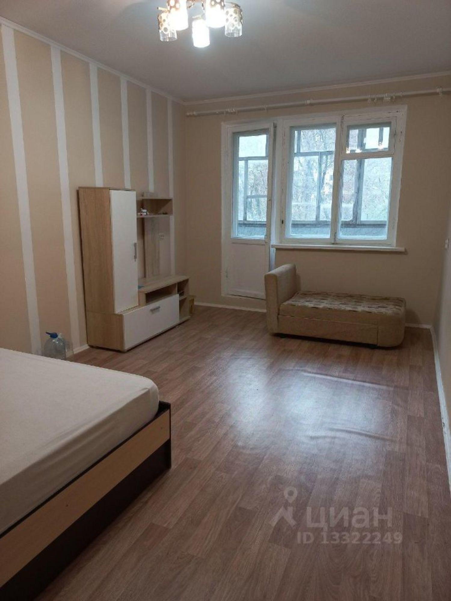 Сдать комнату за 10 000 рублей на Народовольческая улица, 33