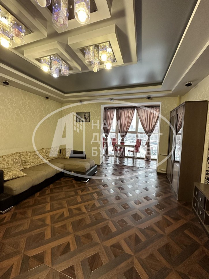 3-комн квартира улица Гусарова, 20