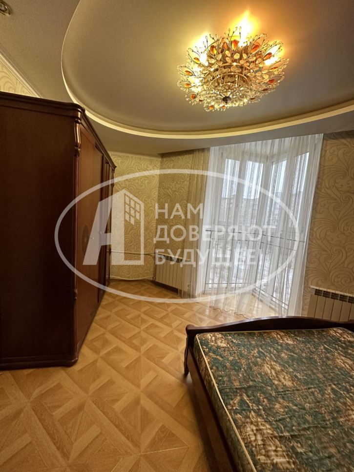3-комн квартира улица Гусарова, 20