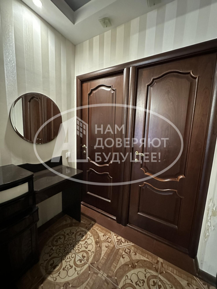 3-комн квартира улица Гусарова, 20