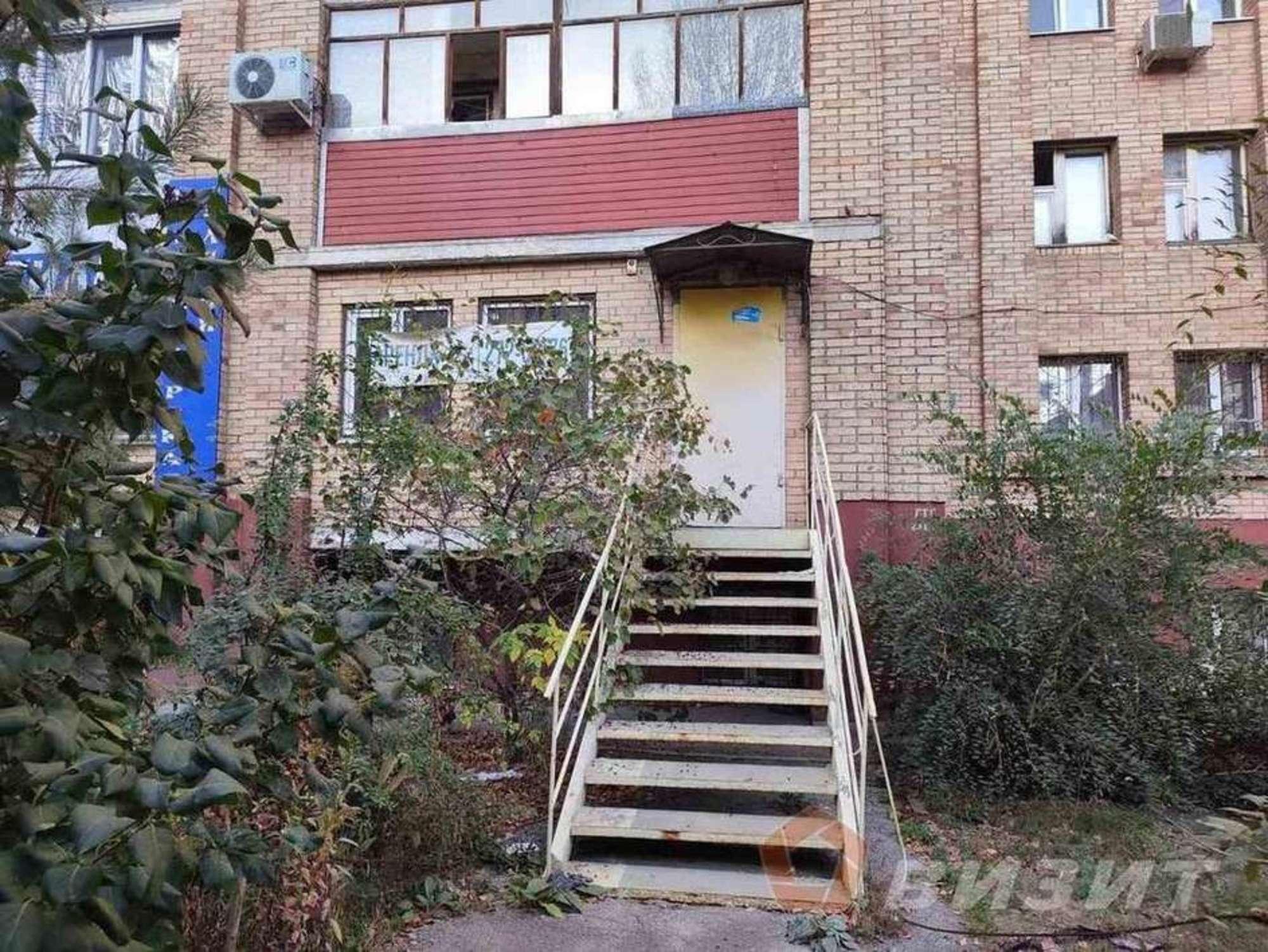 Сдать торговое помещение за 55 000 рублей на Нагорная улица, 136а