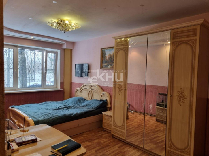 3-комн квартира Бринского ул, 4 к1