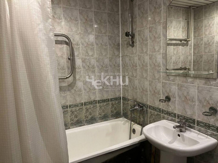 3-комн квартира Бринского ул, 4 к1
