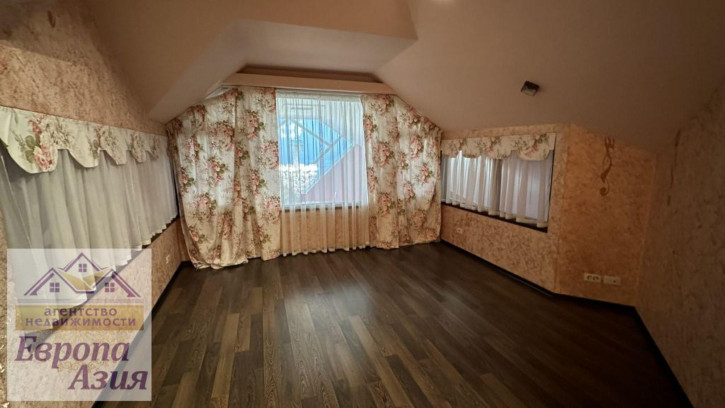 4-комн квартира Дружбы , 17