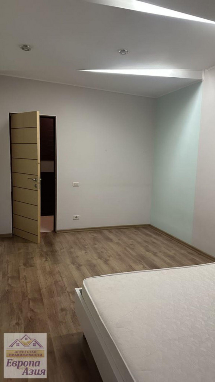 4-комн квартира Дружбы , 17