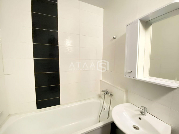 3-комн квартира Антонова ул, 5Л