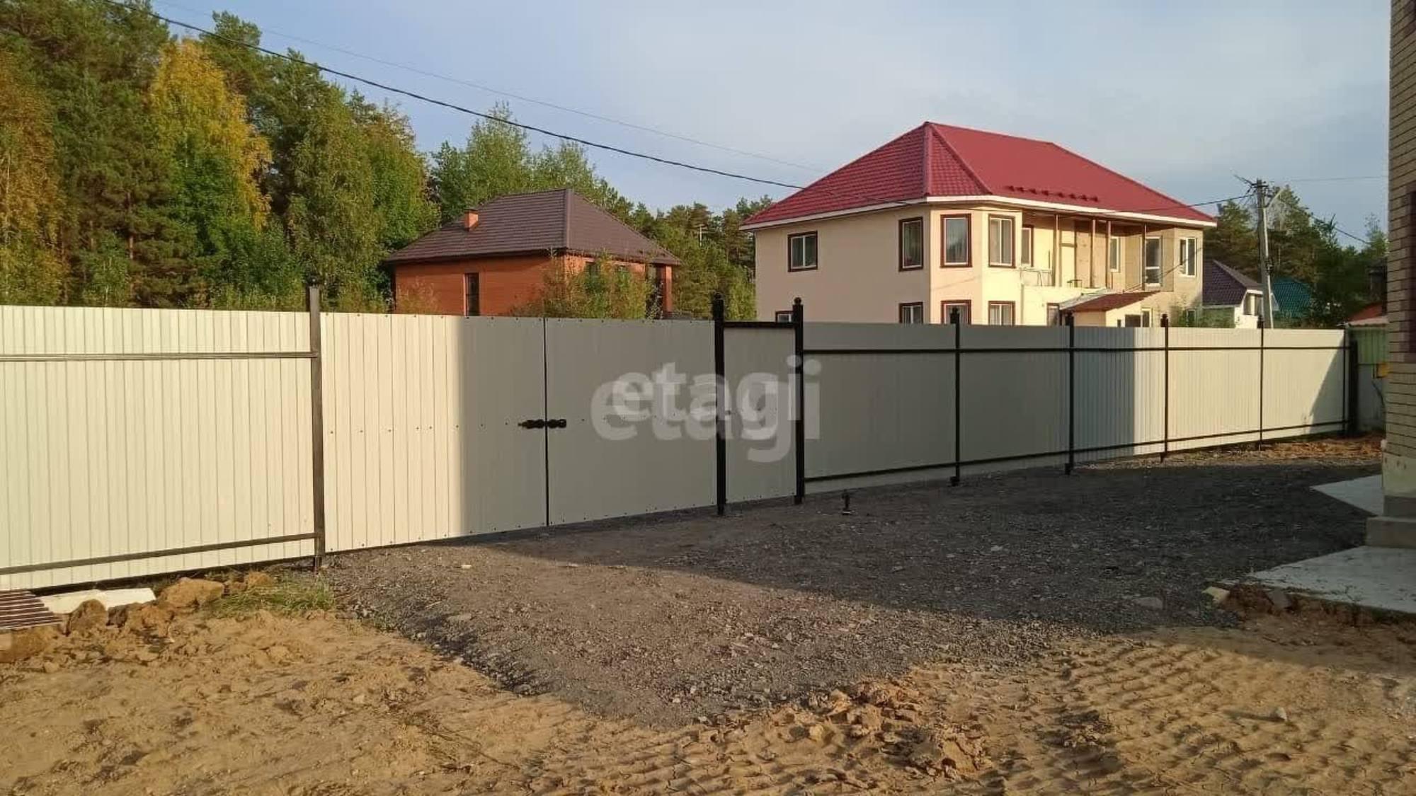 Купить дачу, дом, коттедж за 15 000 000 рублей на Лазурная, 4