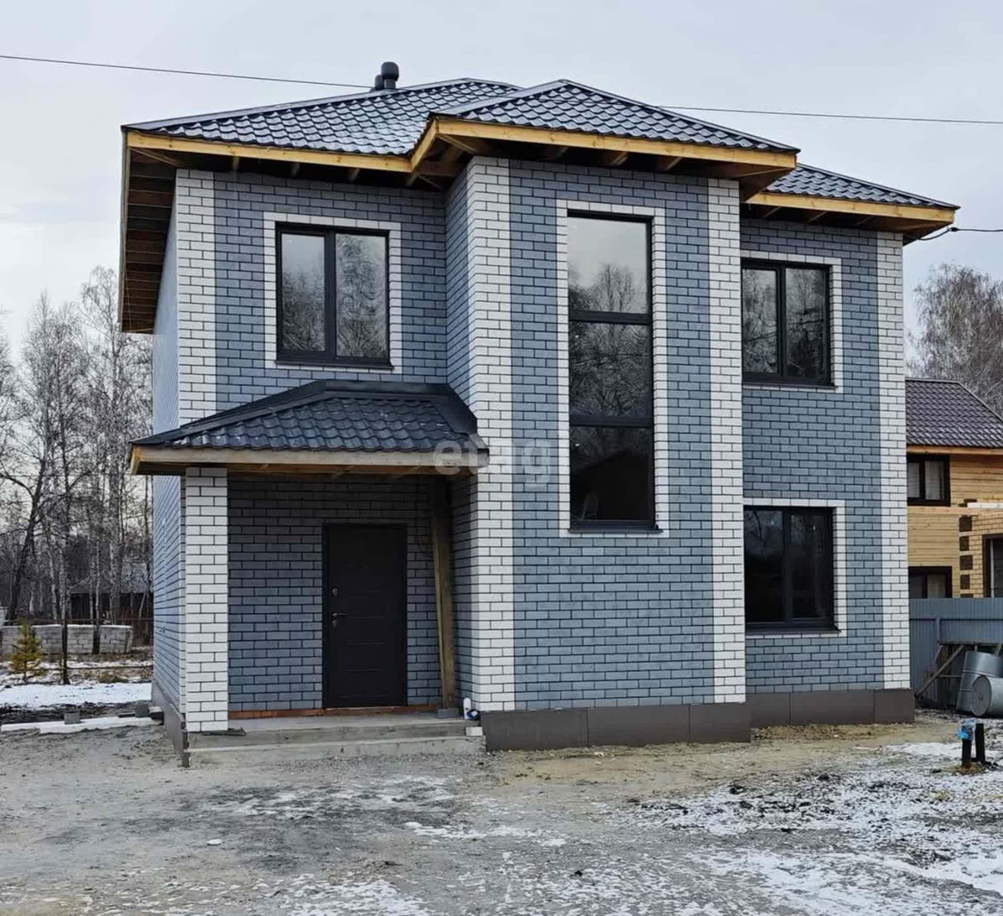 Купить дачу, дом, коттедж за 13 000 000 рублей на Мегионская,
