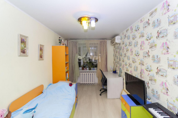 4-комн квартира Молодежная, 28