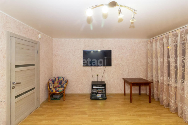 4-комн квартира Молодежная, 28