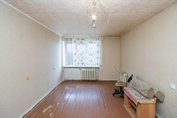 Комната Республики, 212