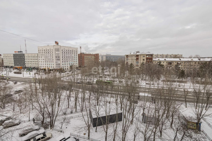 Комната Республики, 212